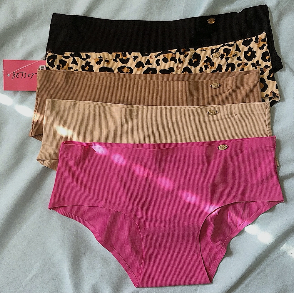 Betsey Johnson Hipster Stretch 5 Pack Size Small Colorful